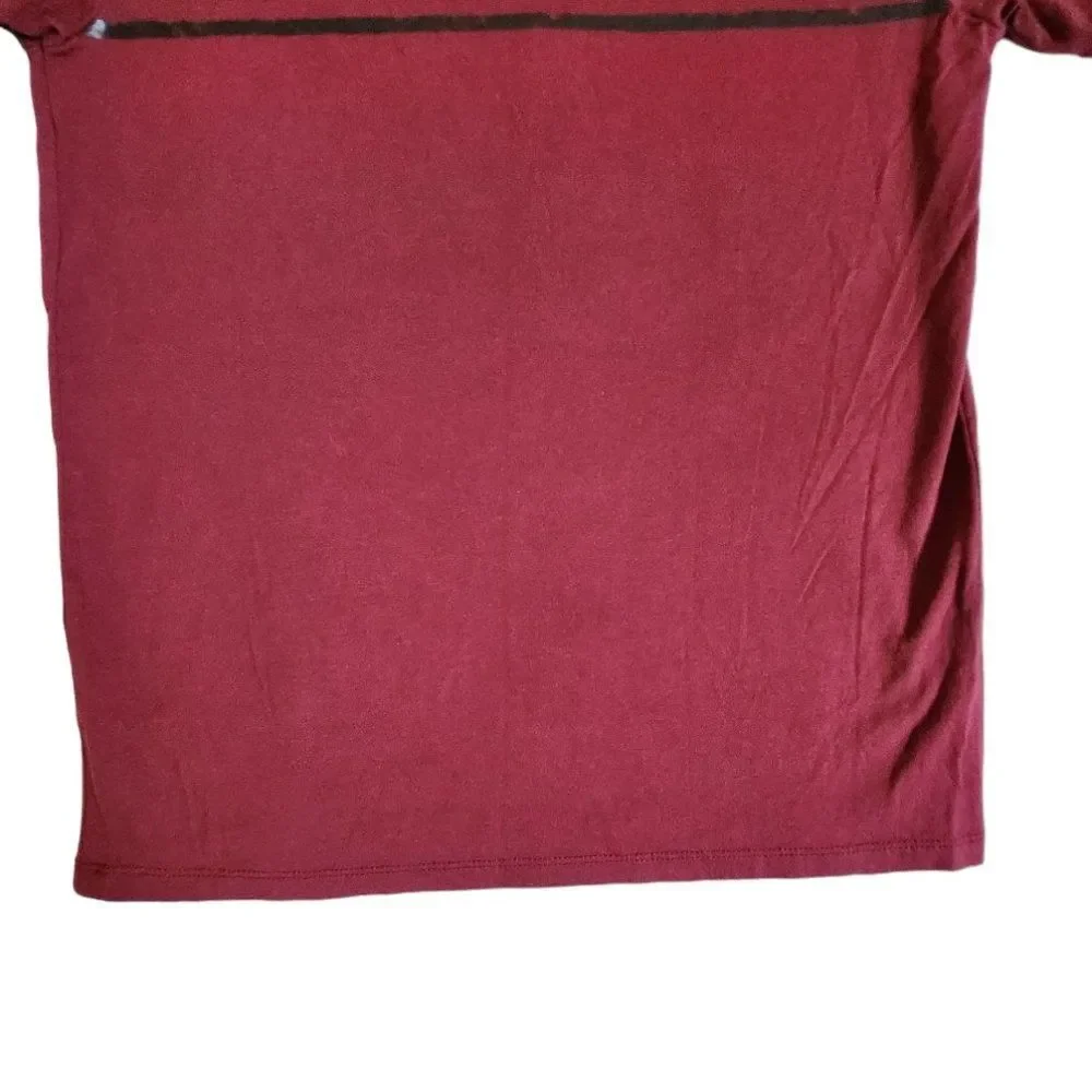 Guess burgundy red black v neck short sleeve t shirt sz M - Picture 6 of 11